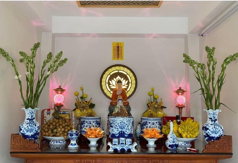 Mơ Thấy Bàn Thờ Thiên Chúa, Phật